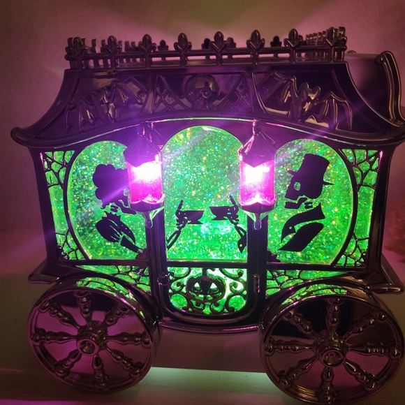 Bath and Body HALLOWEEN CARRIAGE LIGHT UP GLITTER GLOBE Candle Holder  NEW - Picture 6 of 6